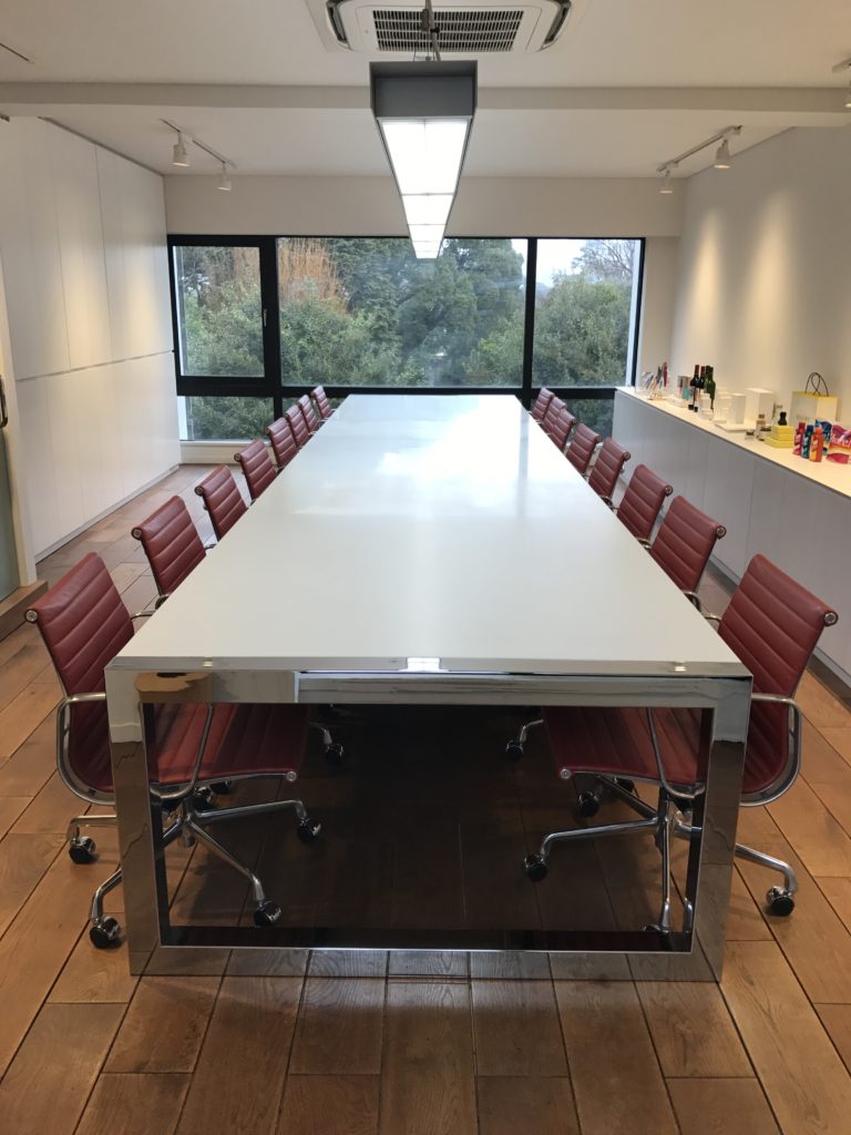 会議テーブル2